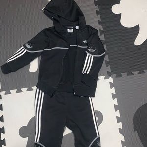 Adidas toddler sweatsuit